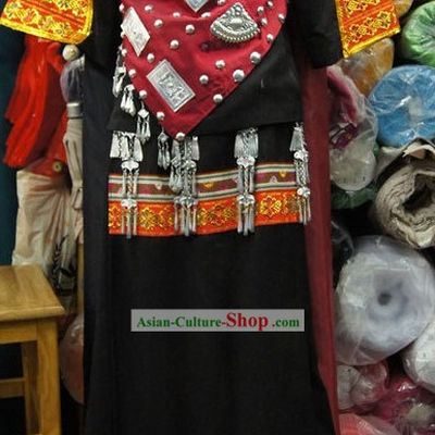 Traditional Chinese Zhuang Minority Clothing