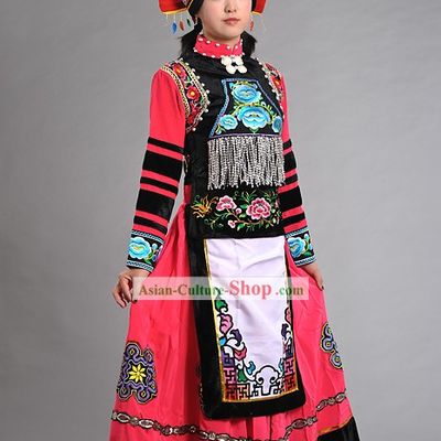 Traditional Yi Ethnic Celebration Outfit for Women