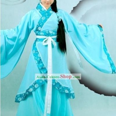 Traditional Light Blue Hanfu Outfit for Beauty