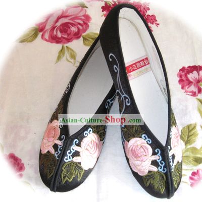 Chinese Black Flower Embroidery Shoes