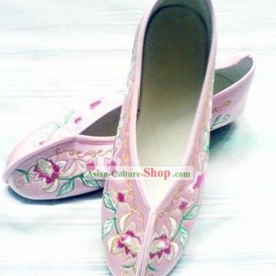 Chinese Pink Lotus Embroidery Shoes for Women