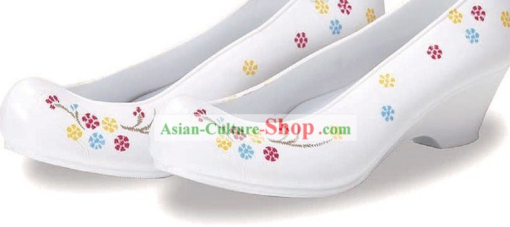 Traditional Korean Wedding Shoes for Brides