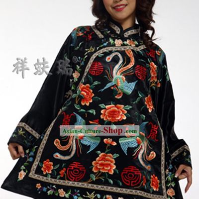 Traditional Chinese Rui Fu Xiang Hand Embroidered Phoenix Garment for Women