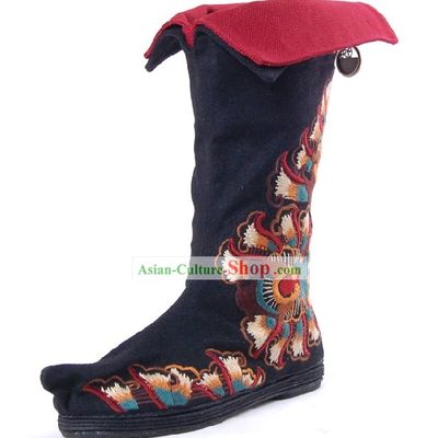 Chinese Handmade Qian Ceng Di Embroidered Boots