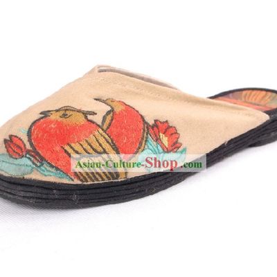 Chinese Handmade Qian Ceng Sole Folk Embroidered Cloth Shoes