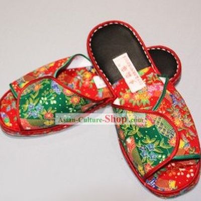 Chinese Handmade Bu Ying Zhai Embroidered Silk Slippers for Women