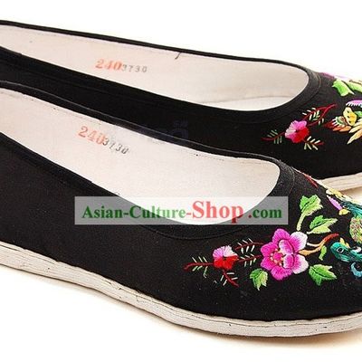 Chinese Handmade Bu Ying Zhai Embroidered Black Shoes for Women