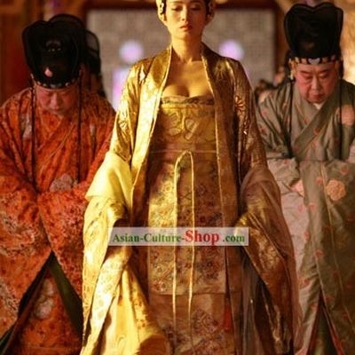 Gong Li's Golden Outfits of the Movie Curse of the Golden Flower