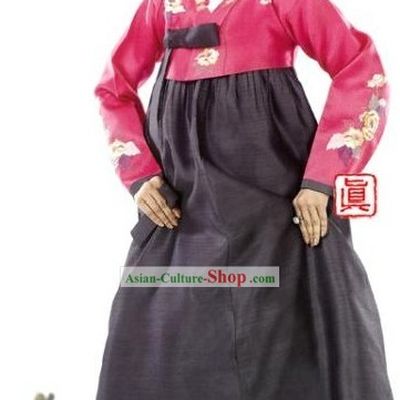Traditional South Korean Mother Hanbok Clothing