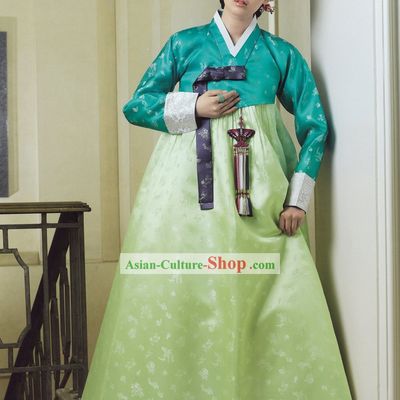 Traditional Korean Women Royal Costumes