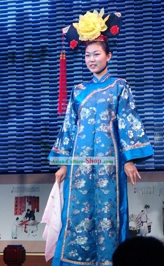 Qing Dynasty Palace Women Costume and Headgear