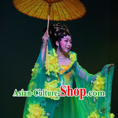 Ancient Chinese Tang Dynasty Female Emperor Costumes and Umbrella