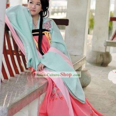 Ancient Chinese Tang Dynasty Beauty Clothing