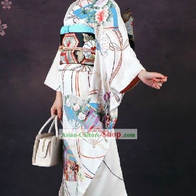 Traditional Japanese Formal Kimono Clothing for Women