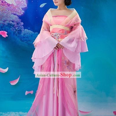 Ancient Chinese Wedding Picture Costume and Headpiece