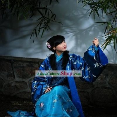 Ancient Chinese Ming Dynasty Winter Clothing Complete Set for Women