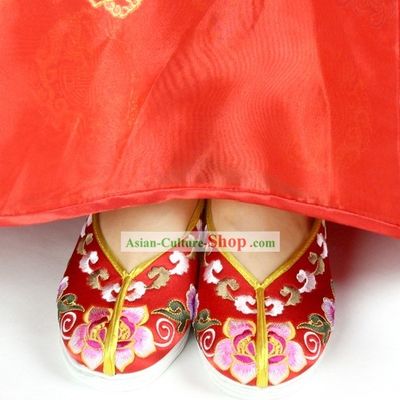 Chinese Classical Embroidered Flower Wedding Shoes for Brides