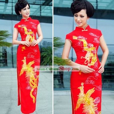 Traditional Chinese Red Dragon Phoenix Wedding Qipao