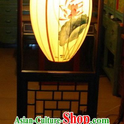 Chinese Classic Handmade and Painted Silk and Wood Standard Floor Lamp