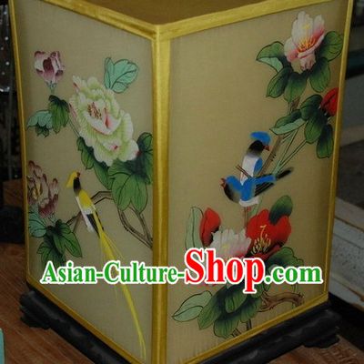 Chinese Classic Handmade and Painted Silk Desk Lamp