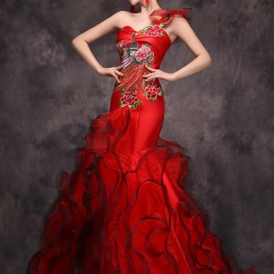 Traditional Chinese Red Embroidery Evening Wedding Dress