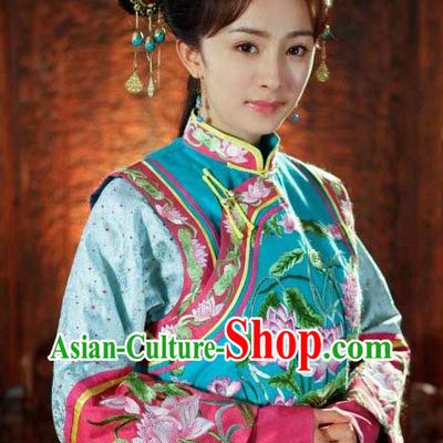 Ancient Chinese Qing Dynasty Princess Embroidered Lotus Clothing for Women