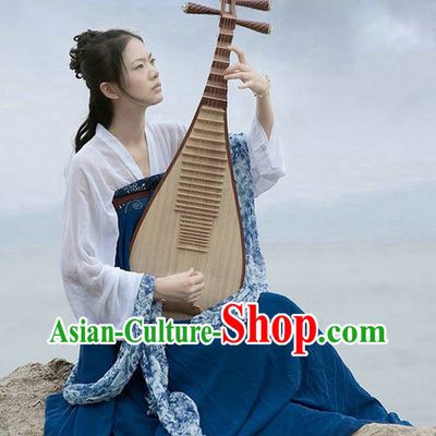 Ancient Chinese Tang Dynasty Female Artist Costume