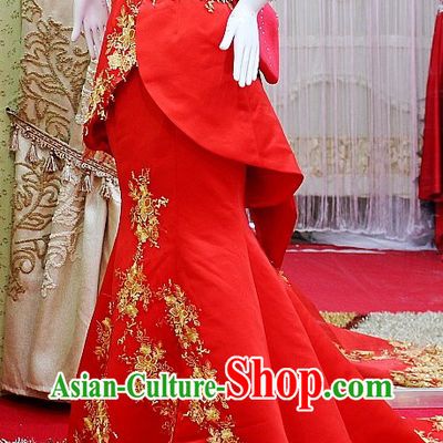 Chinese Classical Long Tail Red Royal Wedding Dress for Bride