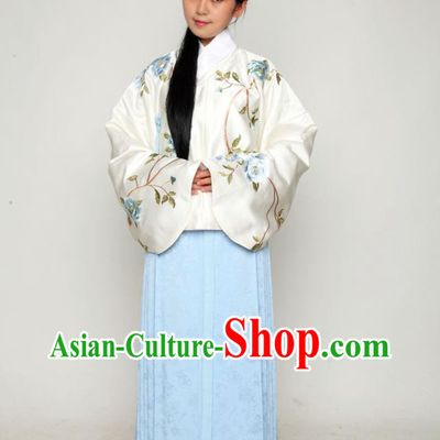 Ancient Chinese Ming Dynasty Embroidered Flower Clothes Complete Set for Women
