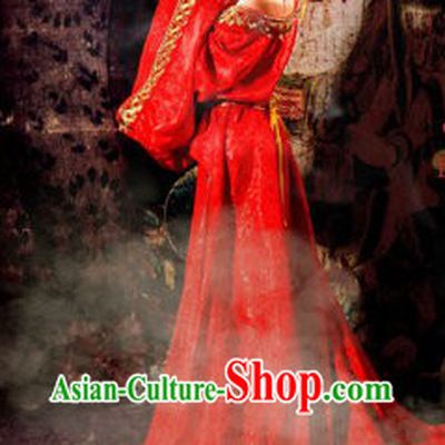 Tang Dynasty Red Wedding Dress with Long Trail