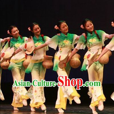 Traditional Chinese Tea-plunking Outfit for Women