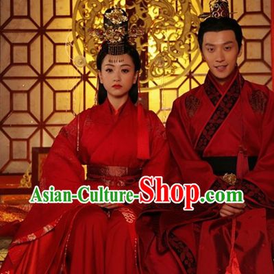Traditional Chinese Red Wedding Outfit for Men and Women