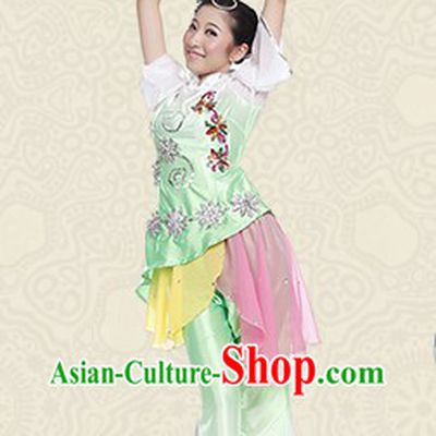 Chinese Traditional Costume and Headwear for Women