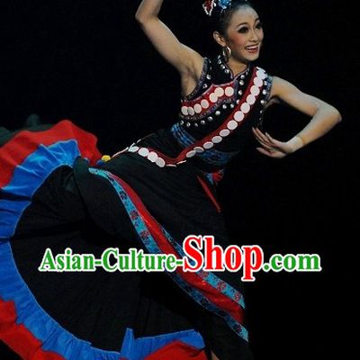 Traditional Chinese Yi Costumes for Women