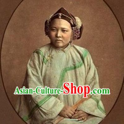Qing Dynasty Traditional Clothing for Women