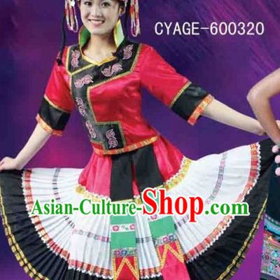 Traditional Chinese Yi Ethnic Suit and Hat for Women