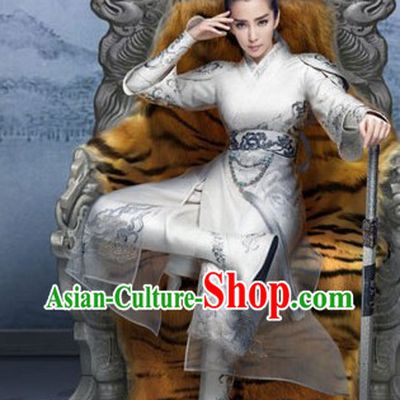 Chinese Traditional White Embroidery Swordsman Clothing and Hair Accessories Complete Set
