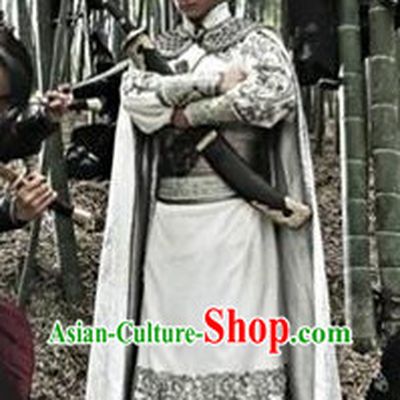 Ancient Chinese White Embroidered Swordsman Costumes and Accessories Complete Set