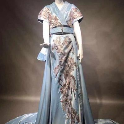 Greece Britain National Costume and Headwear Complete Set for Women