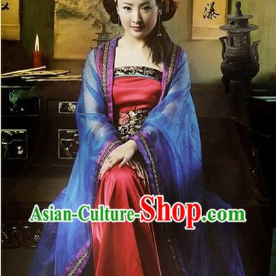 Chinese Tang Dynasty Traditional HanFu and Hair Accessories for Women