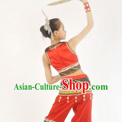 Traditional Chinese Dance Costumes and Headdress for Women