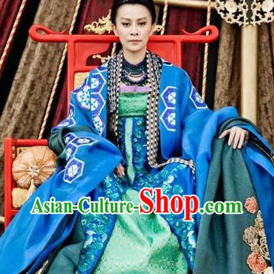 Ancient China Tang Dynasty Female Emperor Wu Zetian Clothing and Hair Accessories for Women