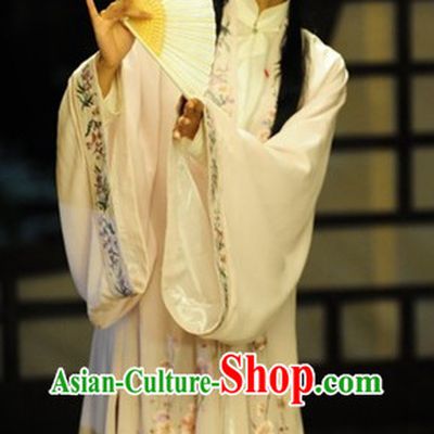 Liu Ru Shi   Threads of Time Ming Dynasty Female Clothing and Hair Accessories