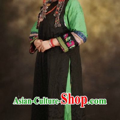Chinese Mongolian Traditional Clothes for Women