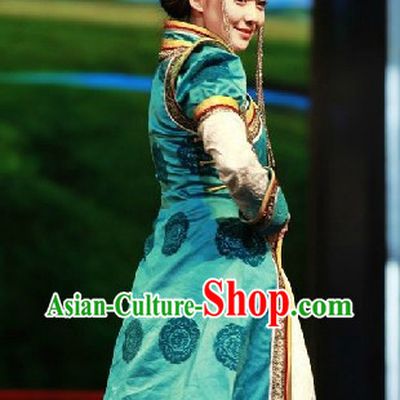 Chinese Traditional Mongolian Robe and Hat for Women