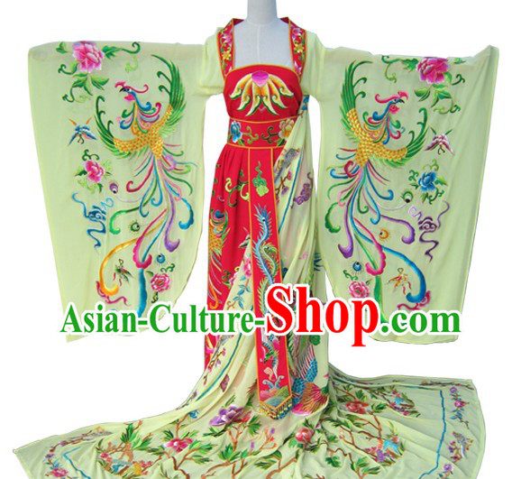 Traditional Chinese Embroidered Phoenix Long Trail Wedding Dress for Bride
