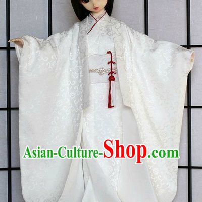 Traditional White Japanese Clothing for Ladies