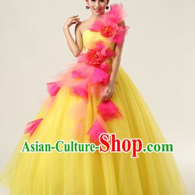 Traditional Chinese Yellow Dance Costumes for Women