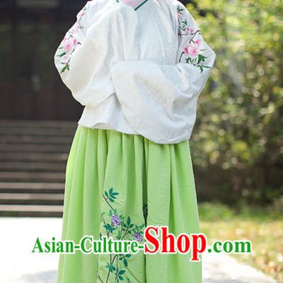 Ancient Chinese Ming Dynasty Clothing for Women