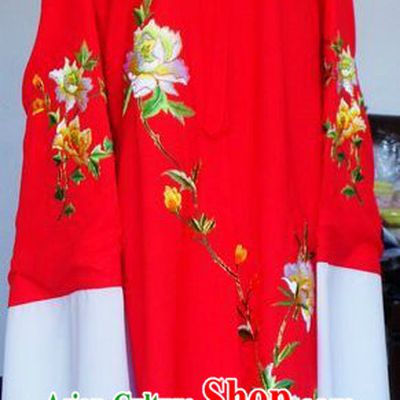 Ancient Chinese Red Long Sleeve Robe